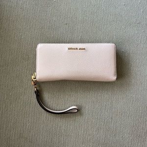 Michael Kors large logo Continental wallet powder blush